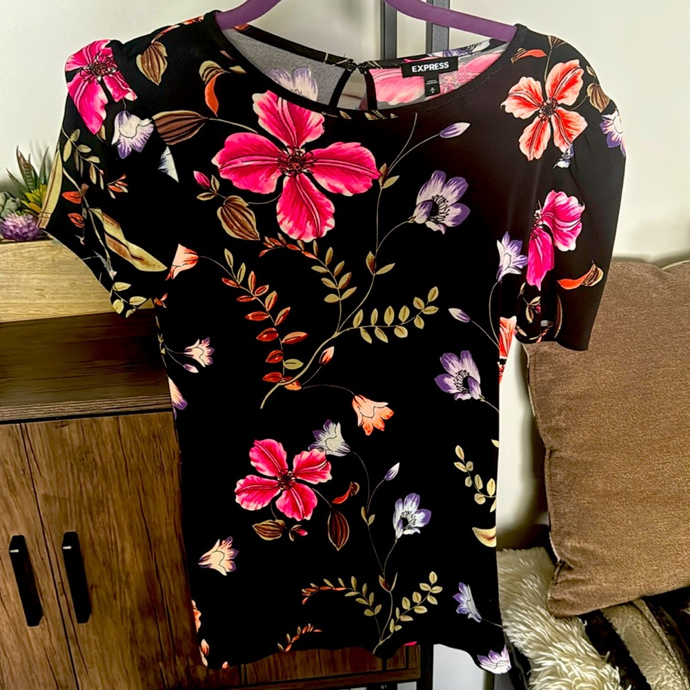 Express puff sleeve floral print top